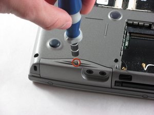 Langkah 2 — Lepaskan Sekrup Hard Drive