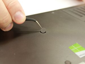 Langkah 1 — Membuka Tutup Belakang Laptop
