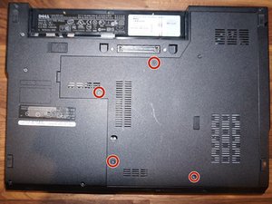Langkah 2 — Membuka Panel Belakang Laptop
