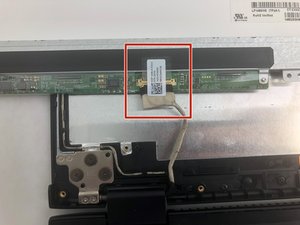 Langkah 5 — Memutus Kabel Layar dari Papan Sirkuit