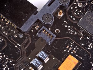 Langkah 8 — Mengganti Kabel Fan