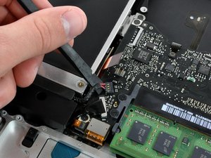Langkah 6 — Mengangkat Kabel Subwoofer