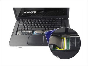 Langkah 3 — Menghubungkan Kabel Keyboard