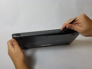 Langkah 2 — Membuka Casing Belakang