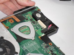 Langkah 4 — Mengganti Motherboard