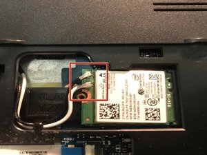 Langkah 3 — Mengeluarkan Hard Drive