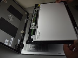 Langkah 7 — Mengangkat Layar Laptop