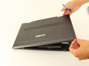 Langkah 4 — Angkat Panel Belakang