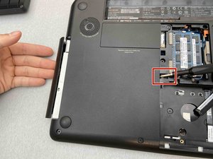 Langkah 7 — Lepaskan Optical Drive