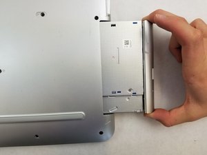 Langkah 4 — Lepaskan Drive Disk