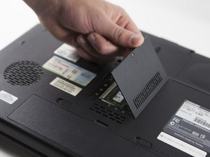 Langkah 2 — Buka Panel RAM