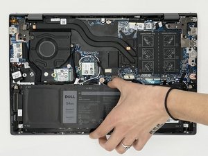 Langkah 3 — Memasang Baterai Baru dan Menutup Casing