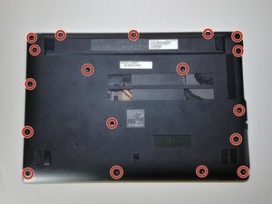 Langkah 1 — Membuka Casing Bawah Laptop