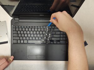 Langkah 7 — Cabut Keyboard