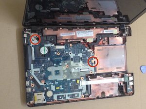 Langkah 7 — Lepaskan Kabel Power