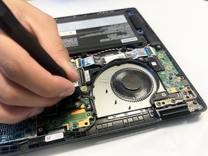 Langkah 3 — Mengakses Kipas dan Heat Sink