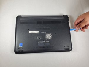 Langkah 2 — Mengangkat Casing Belakang