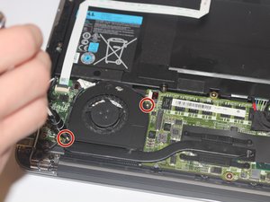 Langkah 3 — Mengganti Kipas Laptop
