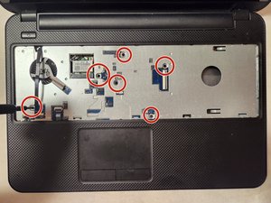 Langkah 11 — Cabut Semua Sekrup dari Palm Rest