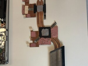 Langkah 3 — Lepaskan Heatsink