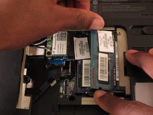 Langkah 5 — Lepaskan Drive Optik