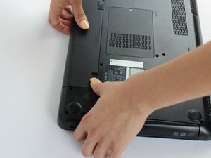 Langkah 2 — Mengangkat Keyboard