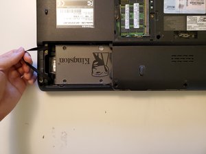 Langkah 2 — Mengeluarkan HDD