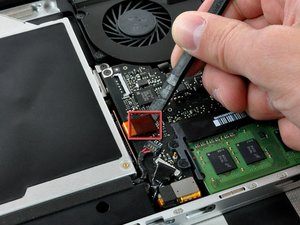 Langkah 3 — Lepaskan Kabel Optik