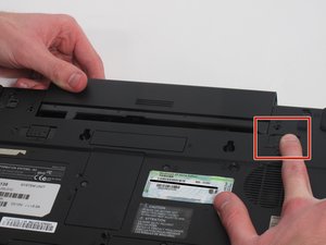 Langkah 2 — Lepaskan Casing Layar