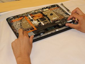 Langkah 3 — Mengganti Baterai Laptop