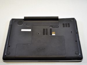 Langkah 1 — Matikan Laptop dan Siapkan Alat
