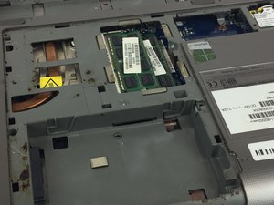 Langkah 3 — Membuka Panel Laptop