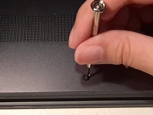 Langkah 2 — Lepaskan Screws di Panel Belakang