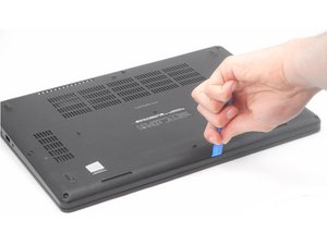 Langkah 2 — Buka Casing Bawah