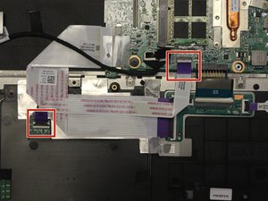 Langkah 3 — Mengakses Kabel Trackpad dan Keyboard