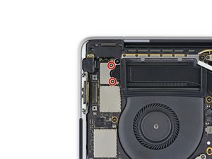 Langkah 10 — Menghilangkan Sekrup Touch ID Connector