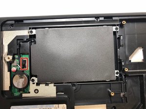 Langkah 3 — Lepaskan Hard Drive