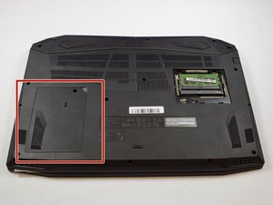 Langkah 3 — Buka Tutup Hard Drive