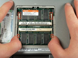 Langkah 2 — Mengakses Slot RAM