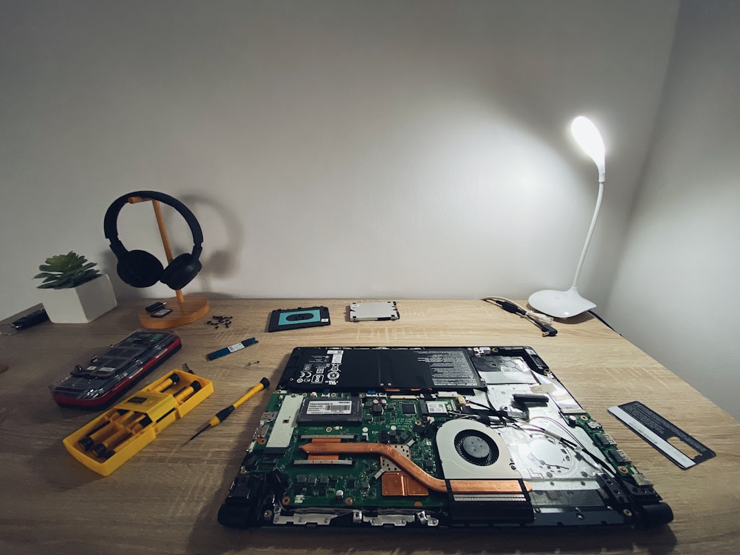 Laptop Tidak Mau Nyala Sama Sekali — Cek 7 Hal Ini Dulu
