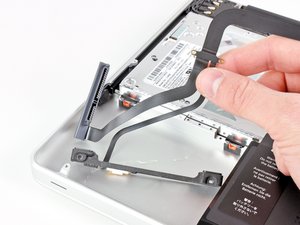 Langkah 5 — Mengganti Kabel Hard Drive