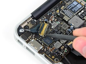 Langkah 6 — Lepaskan Kabel Antena