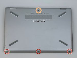 Langkah 1 — Membuka Casing Belakang Laptop