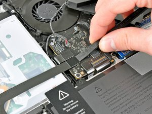 Langkah 8 — Lepaskan Konektor Kabel Hard Drive