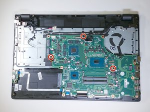 Langkah 6 — Melepas Motherboard