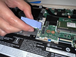 Langkah 5 — Memasang SSD Baru