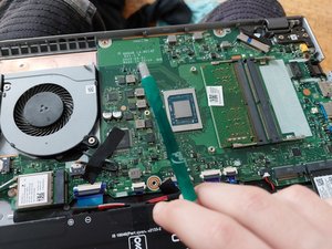 Langkah 5 — Mengaplikasikan Thermal Paste Baru