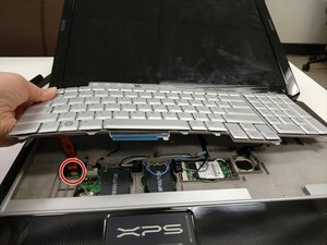 Langkah 4 — Mengakses Layar dan Kabel Display