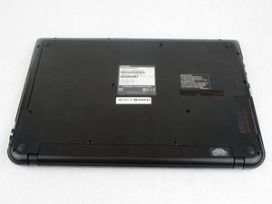 Langkah 1 — Matikan laptop dan buka casing