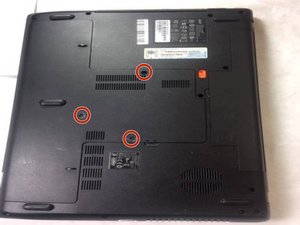 Langkah 1 — Membuka Casing Laptop